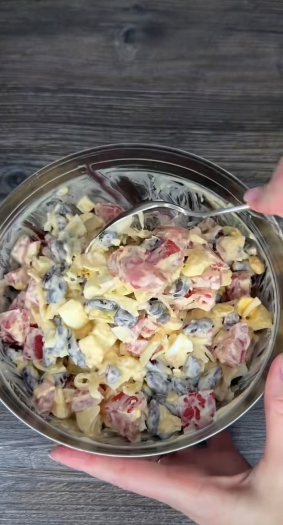Салат с фасолью и сыром