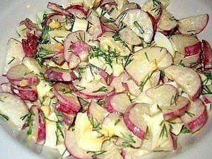 Салат из редиски с яйцом
