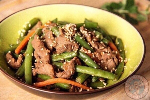 Маринованная говядина с зеленой стручковой фасолью