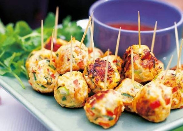 Диетические куриные шарики с овощами