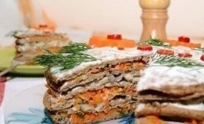 Печеночный торт с грибами и морковью