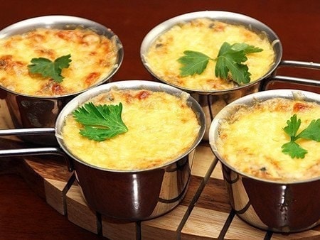 Жульен с курицей и грибами