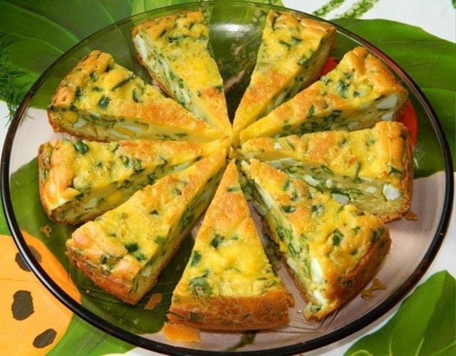 Пирог с яйцами и луком в мультиварке