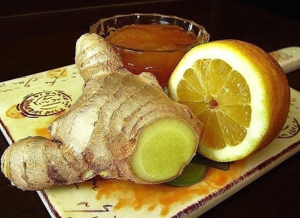 Имбирная смесь с лимоном и медом для иммунитета