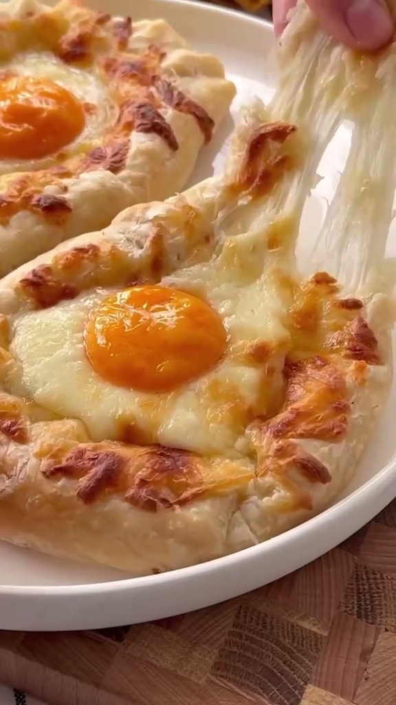 Хачапури из лепёшки роти без замеса теста