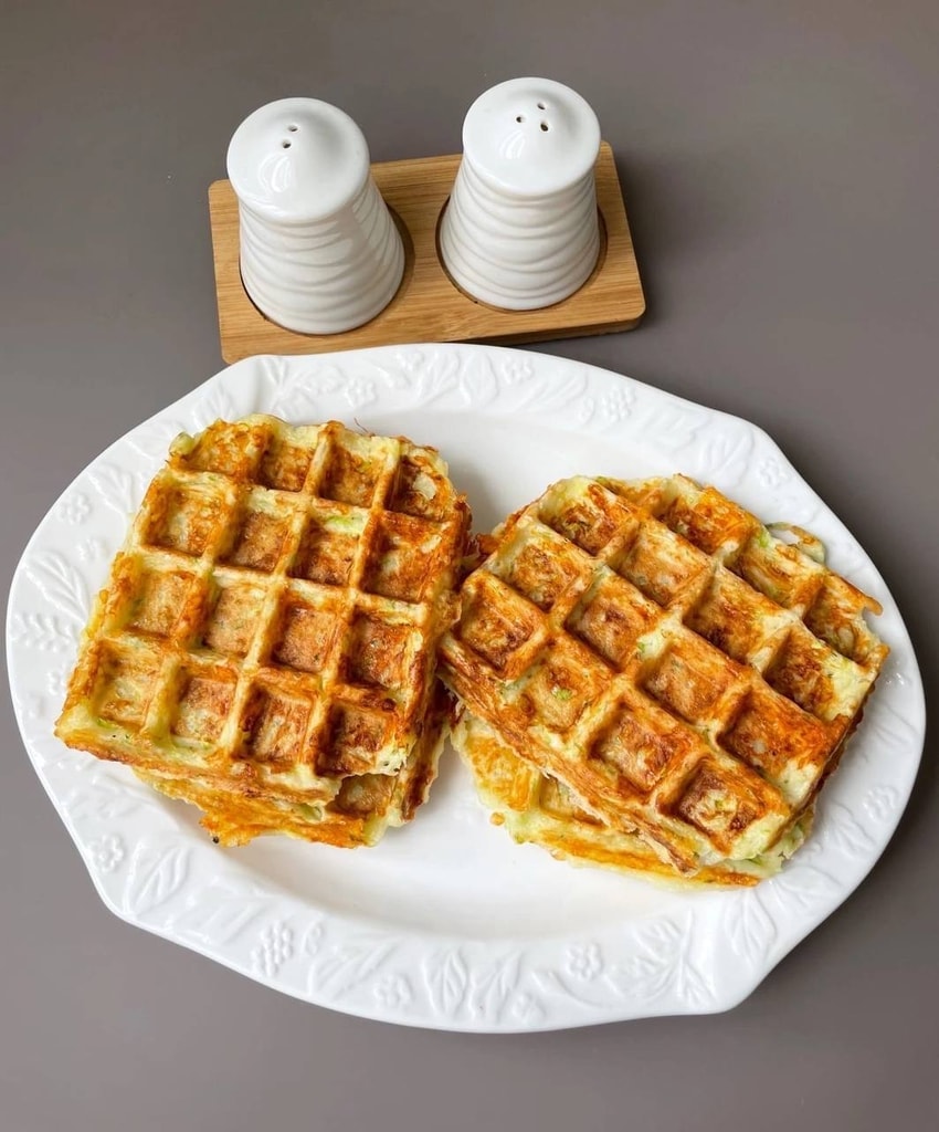 Кабачковые вафли с творогом и сыром