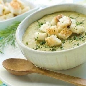 Чесночный суп-пюре с овощами и сливками