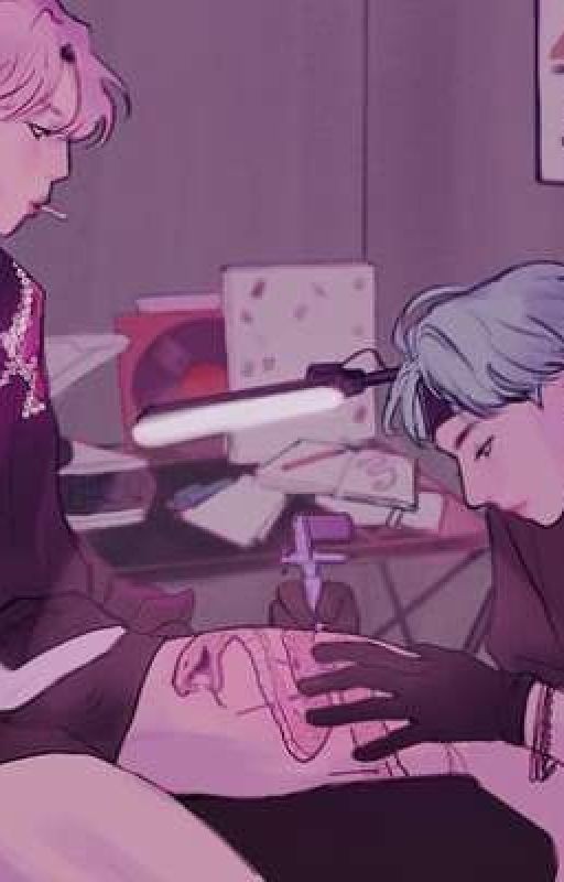 Омега с тату