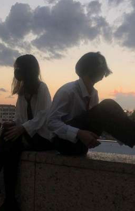 встретились мы возле метро когда-то