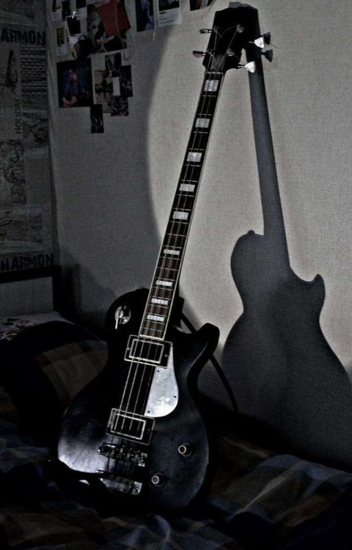 Любовь к гитаре, увлечение музыкой