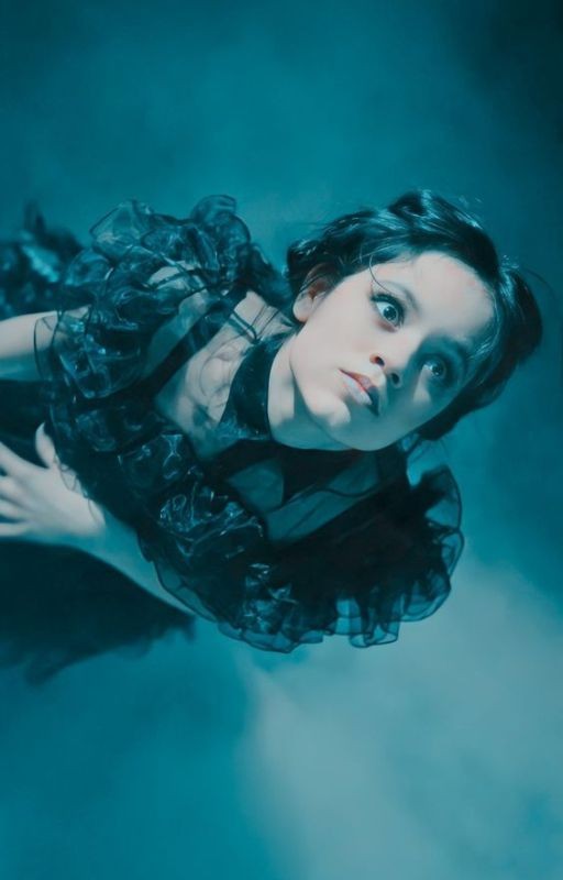 как бы не хотела, в каждом вижу твой силуэт