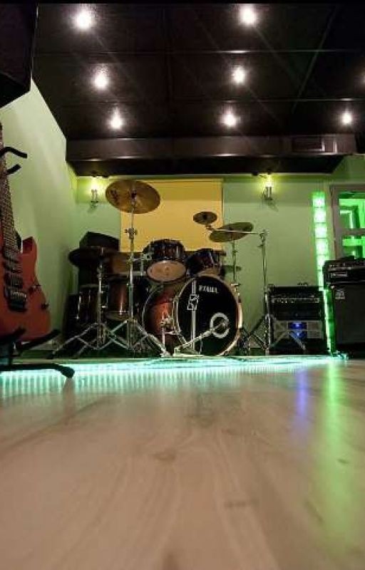 Бар, Любовь и Музыка