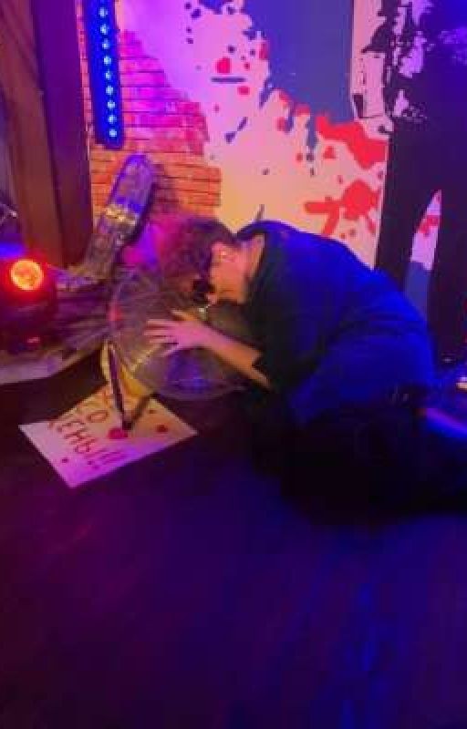 Ксюша и сольный музыкант Иван