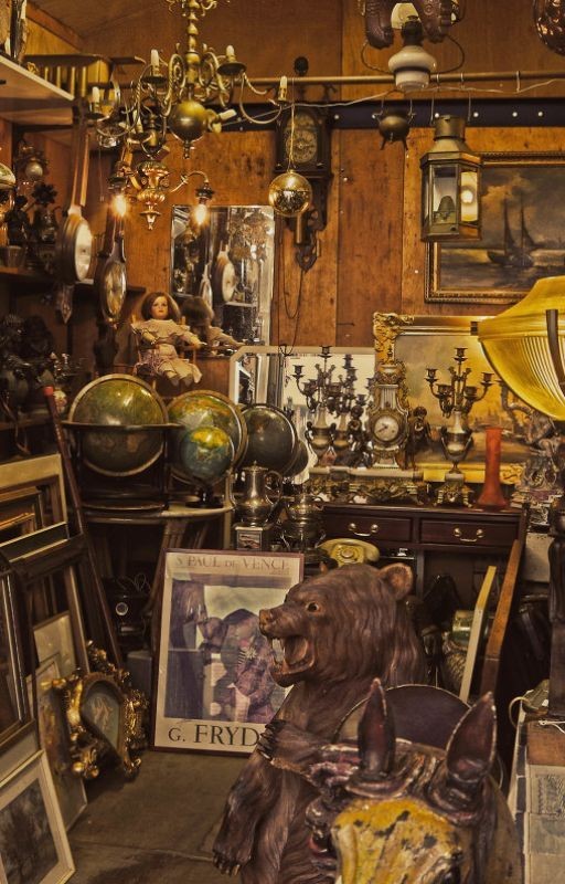 Антикварная лавка