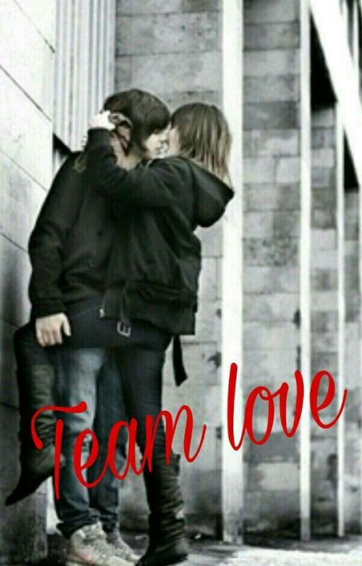 Подростковая любовь или ,как плохой мальчик испортил хорошую девочку