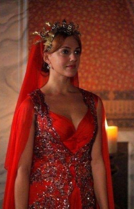 Неожиданные чувства двух соперниц