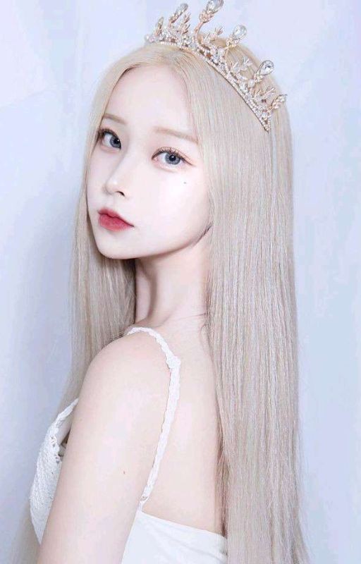 9 участница Stray kids