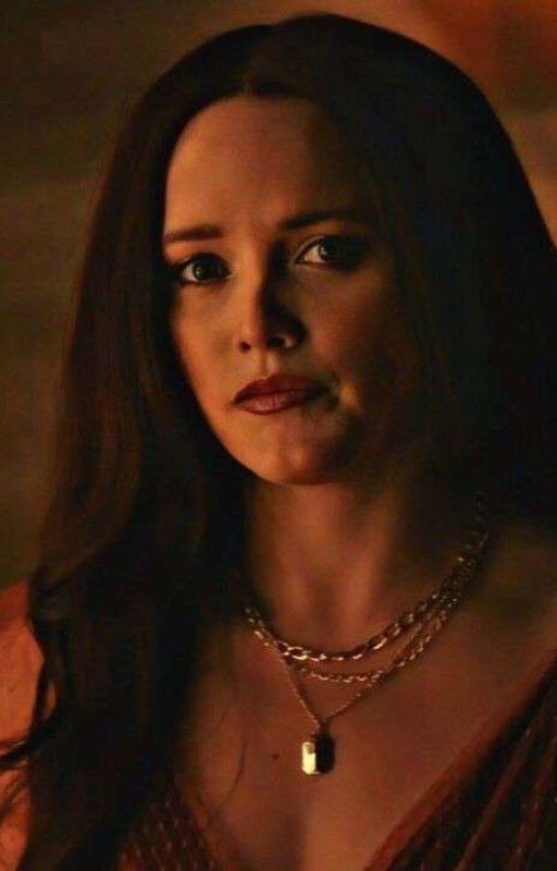 Imagines Аврора де Мартель