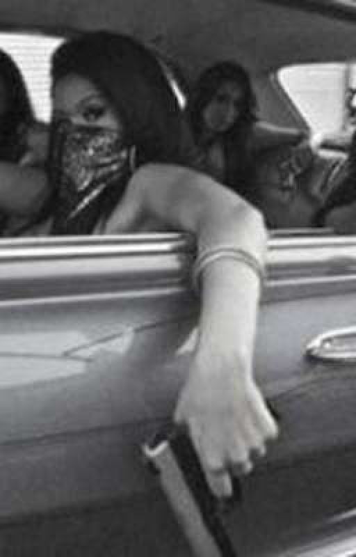 Из киллерши в певицу