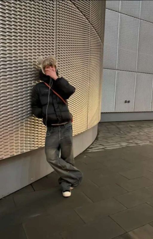 «мы встретились с тобой не в то время»//дилблин