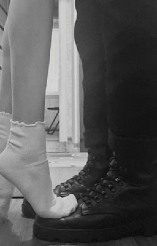 маленькая девочка, большие связи