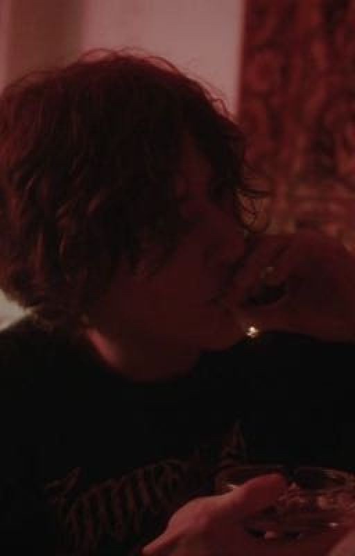 рыжая девушка, что такого в ней?| киса| черная весна|