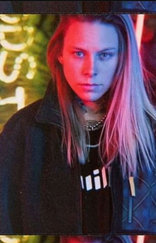 -ты мне подруга!не больше!