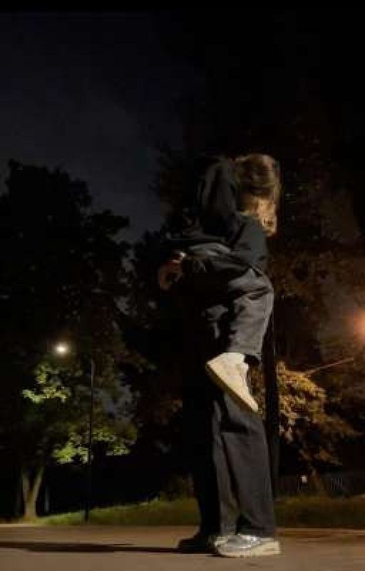 первая любовь-самая сильная боль