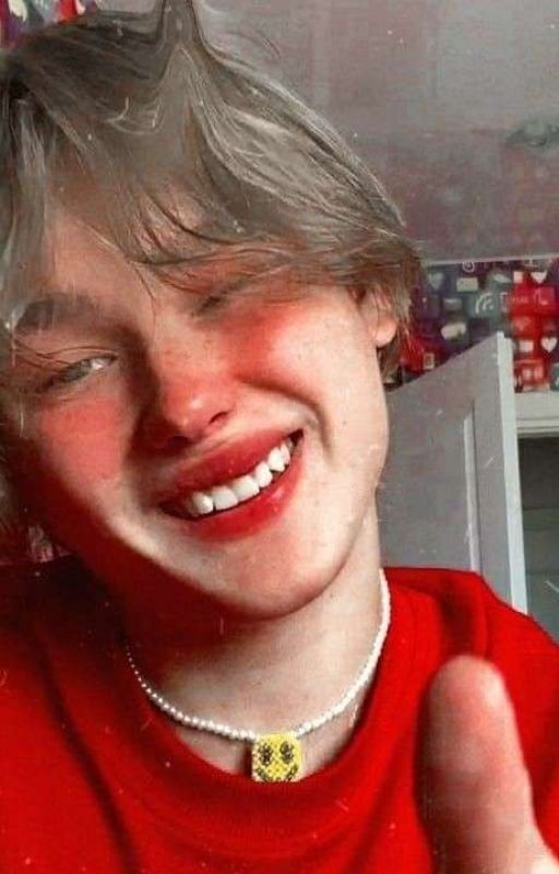 Что-то Больше Чем Дружба