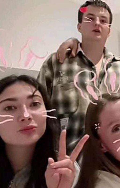 что то большее чем дружба