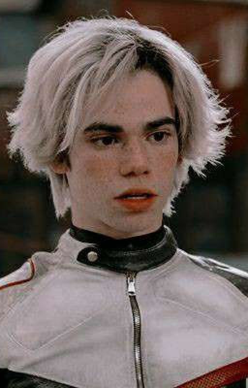 Наследники: между двух огней