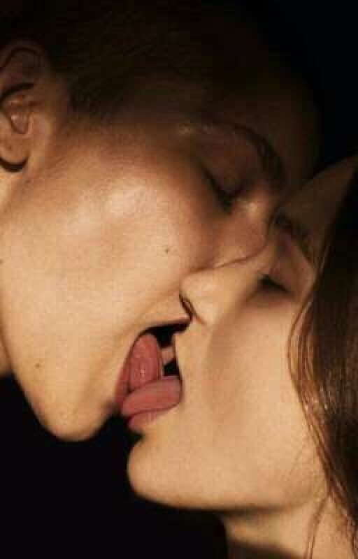 Пусть нам кружит голову месяц май