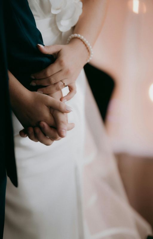 Связанные договором