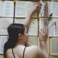 tumbler-girl