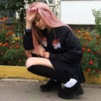 lady-in-pink-glasses