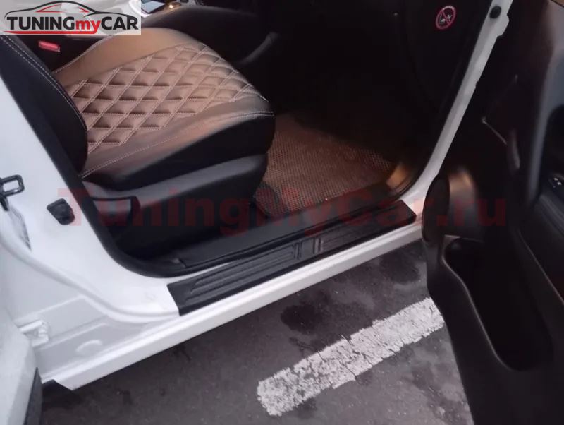 Накладки на внутренние пороги дверей (со скотчем) для Nissan Qashqai 2014-2016