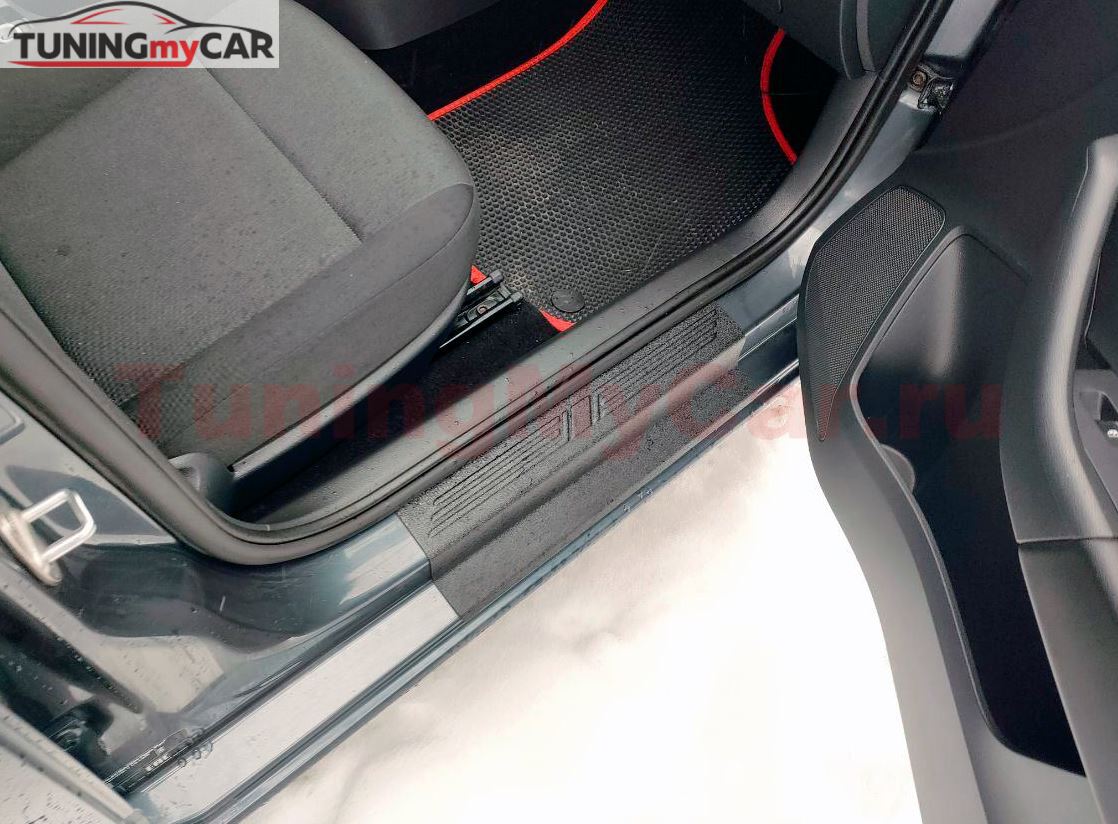 Накладки в проем дверей со скотчем для Volkswagen Polo (6 поколение) 2020-/ Skoda Rapid (1,2 поколение) 2012-2023