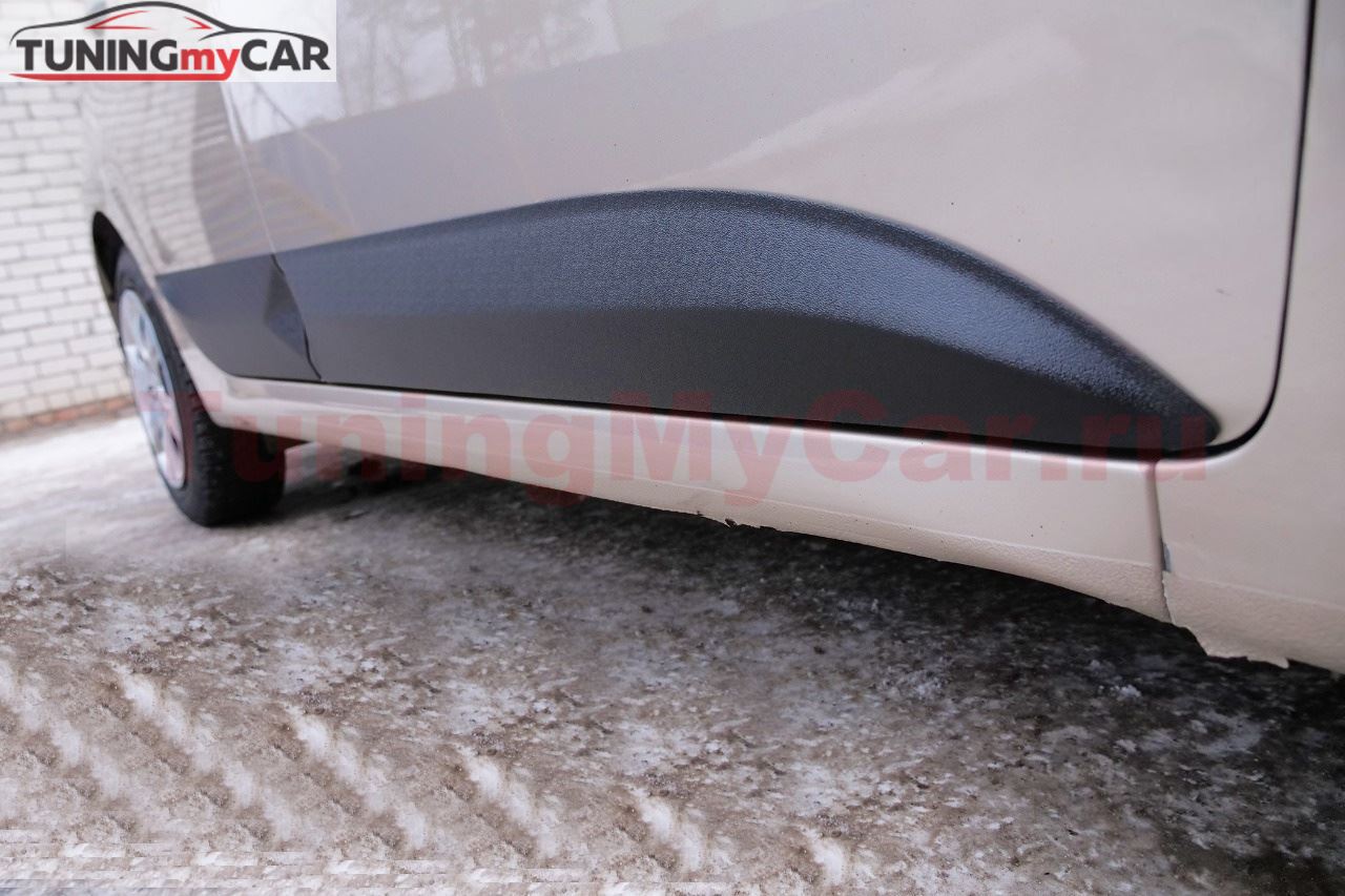 Молдинги на двери (Шагрень) для Hyundai Solaris седан 2010-2014 (l дорестайлинг)
