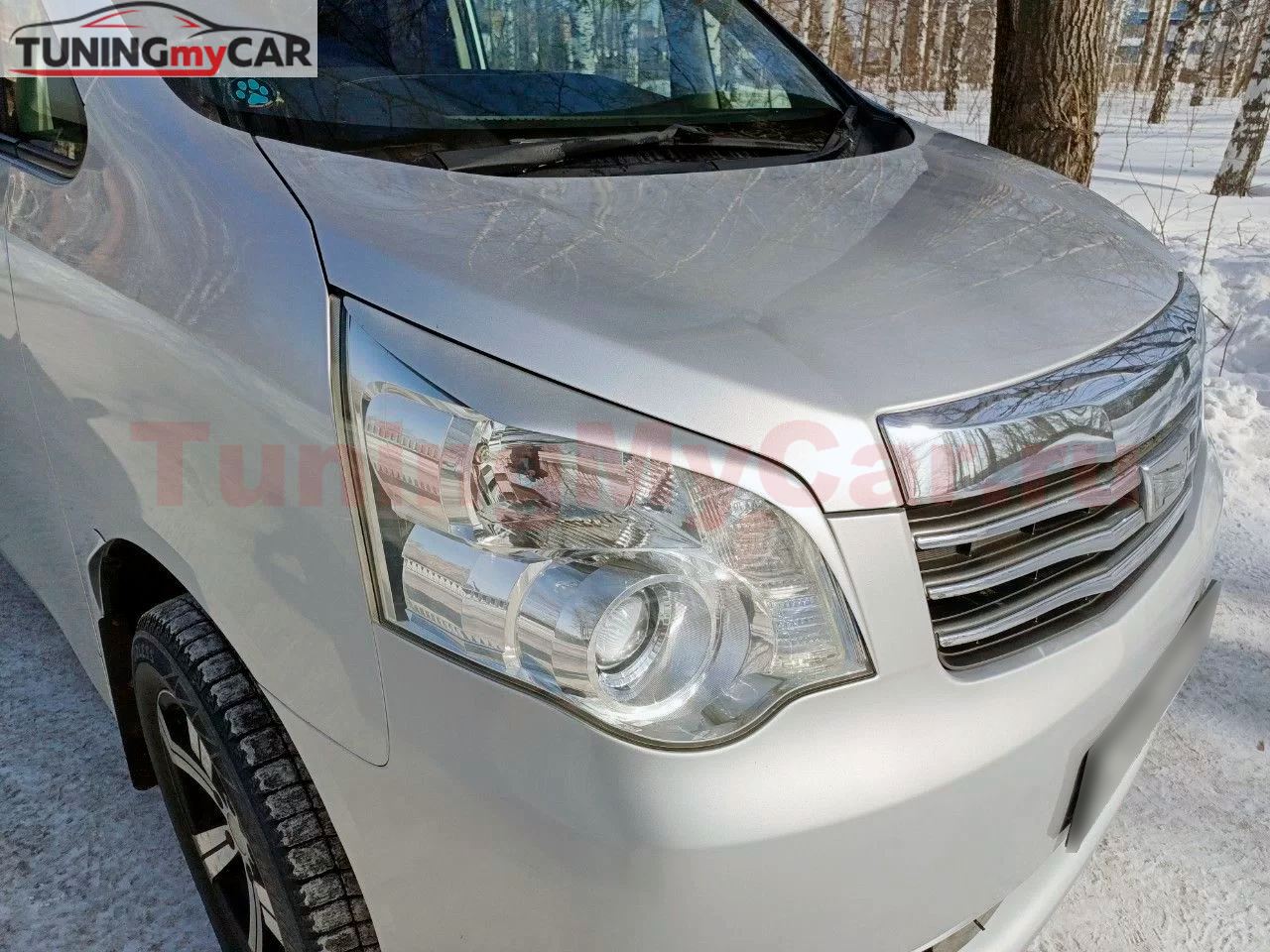 Реснички на фары TOYOTA NOAH 2010-2013г(рестайлинг)