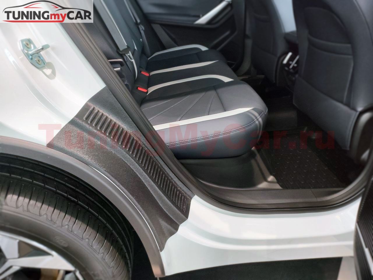Накладки на внутренние части задних арок для Geely Atlas 2023-