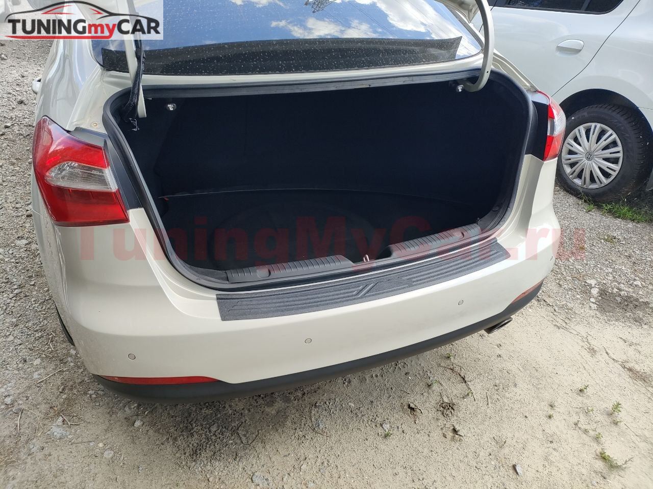 Накладка на задний бампер (со скотчем) для Kia Cerato 3 дорестайлинг 2013-2016