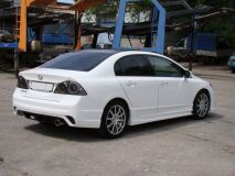 Бампер задний для Honda Civic 4d INGS Extreem