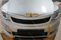 Накладка на передний бампер, вставка между клыками для KIA RIO III 2015+