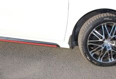 Накладки на пороги KIA Ceed 3 стиль Sport Line (ПОД БРЫЗГОВИКИ)