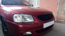 Решетка радиатора Hyundai Accent (плетенка) ЧЕРНЫЙ (вар.2)