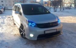РЕСНИЧКИ НА ФАРЫ ДЛЯ TOYOTA ISIS 2004-