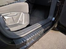 Накладки на внутренние пороги дверей (со скотчем) для Volkswagen Tiguan 2011-2015
