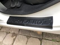 Накладки на внутренние пороги дверей Renault Sandero II 2014—2018 (дорестайлинг),2018+,  Sandero Stepway II 2014-2018 (дорестайлинг), 2018+