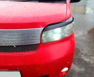 Реснички на фары TOYOTA PORTE 2004-2012г