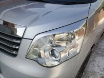 Реснички на фары TOYOTA NOAH 2010-2013г(рестайлинг)